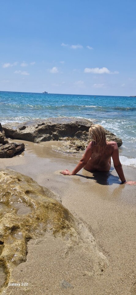 f0901673-2e38-4efd-aebc-1b6faf01b426.jpeg - Luna2022