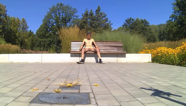 PARK ŚLĄSKI - ławka przy kapeluszu 20240731_1049.mp4_snapshot - Krzysztof_cfnm