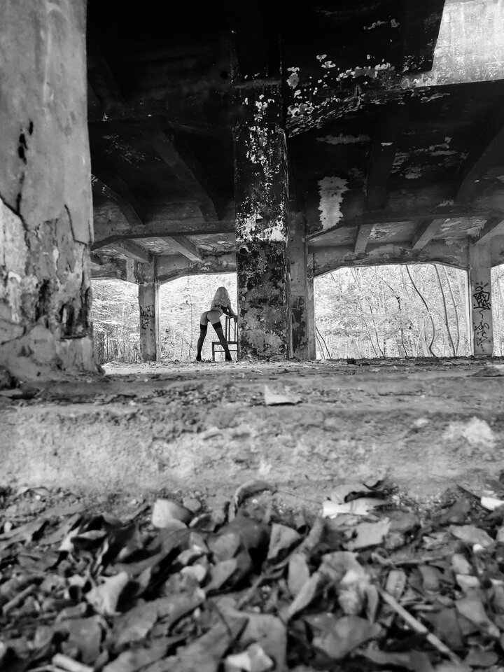 1000022314.jpg - swinging_lovers