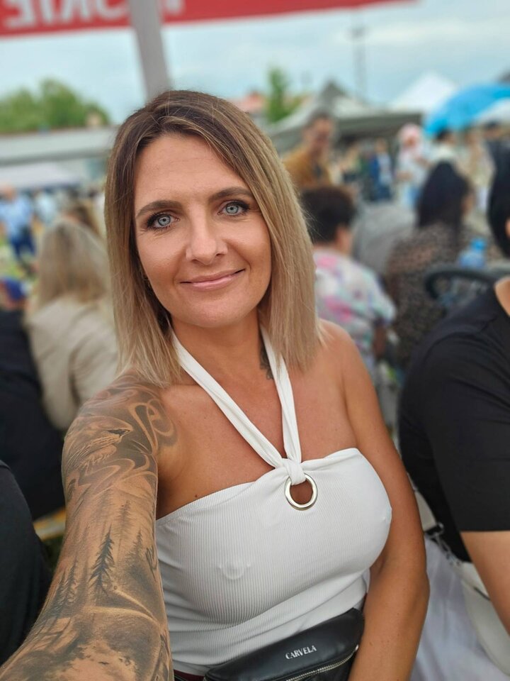 signal-2024-08-05-09-47-48-240-8.jpg - metalcfcouple