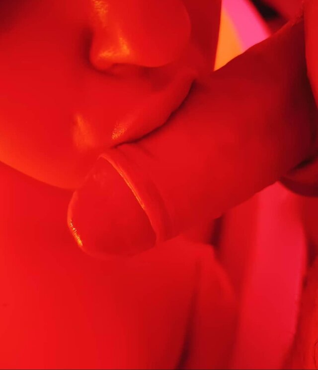 CoupleLookingFunFor3