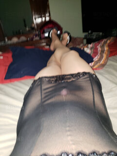 Niespodzianka pod nocą koszulką.jpg