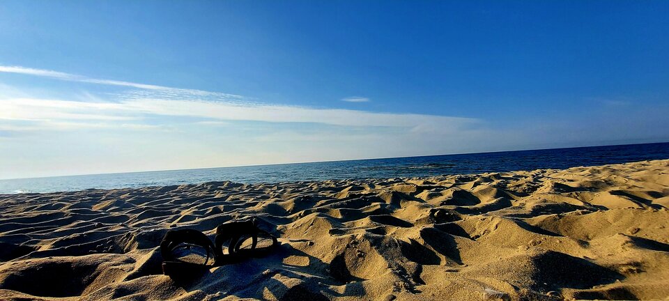 No i Poszła w morze tylko buty zostały 🤣🤣🤣 - JulLuc