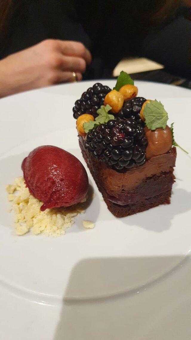 BestiaOn_CzarnulaOna