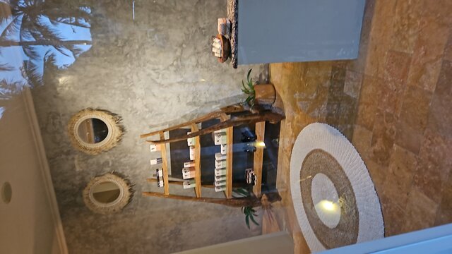 BestiaOn_CzarnulaOna