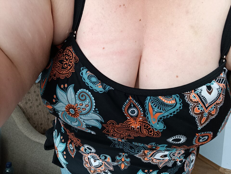 Albo cycki za duże, albo strój za mały 🤣 - Puszysta_Kasia