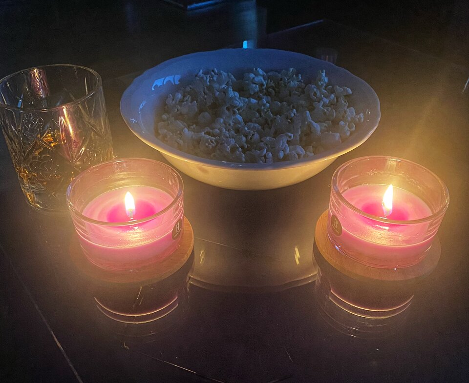 🤣🥃🕯️🍿 - serialowapara19782