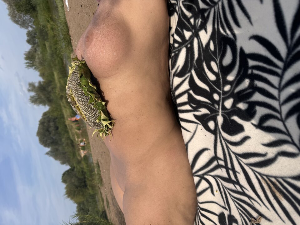 Dziś na plaży króluje słonecznik😁 - Krakowiakkrakowianka