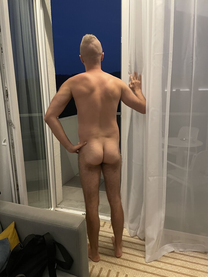 🤔🍑 - Adam17899