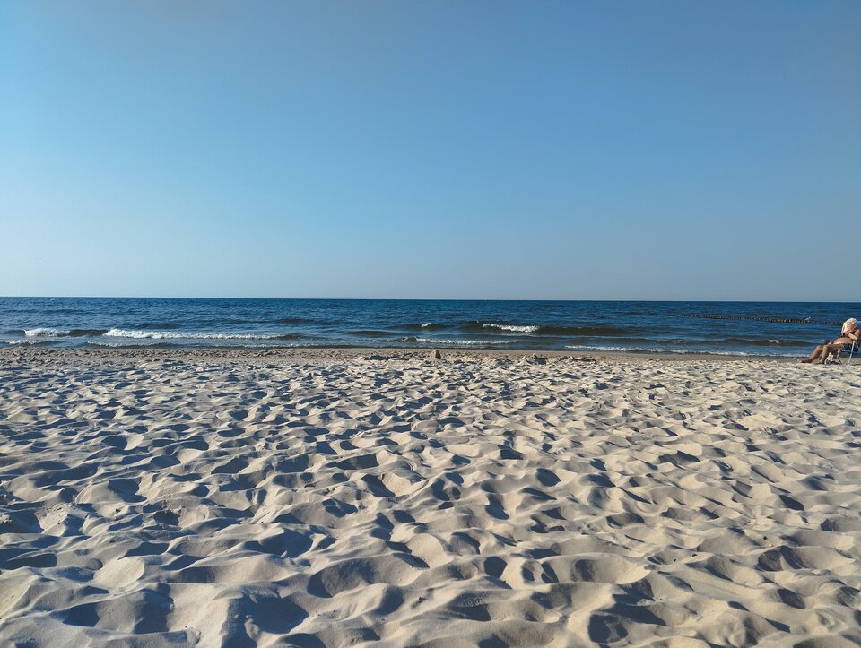 1000013469.jpg - Thrsome35