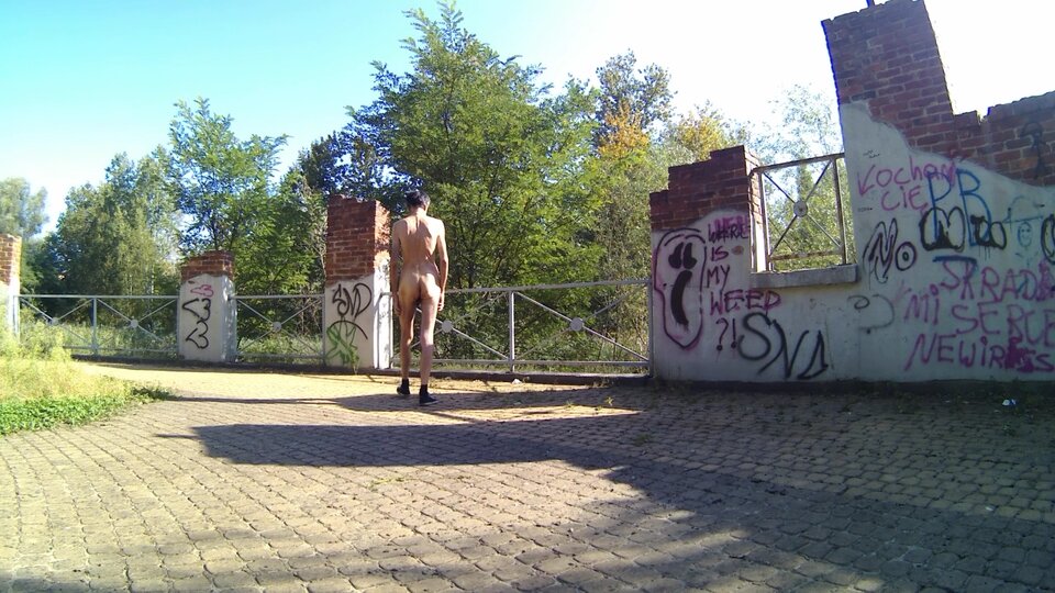 BYTOM - park mickiewicza 20240905_0952.mp4_snapshot_00.10.018.jp - Krzysztof_cfnm