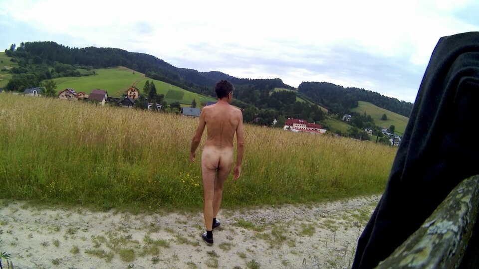 20230705_214638A.mp4_snapshot_01.51.890.jpg - Krzysztof_cfnm