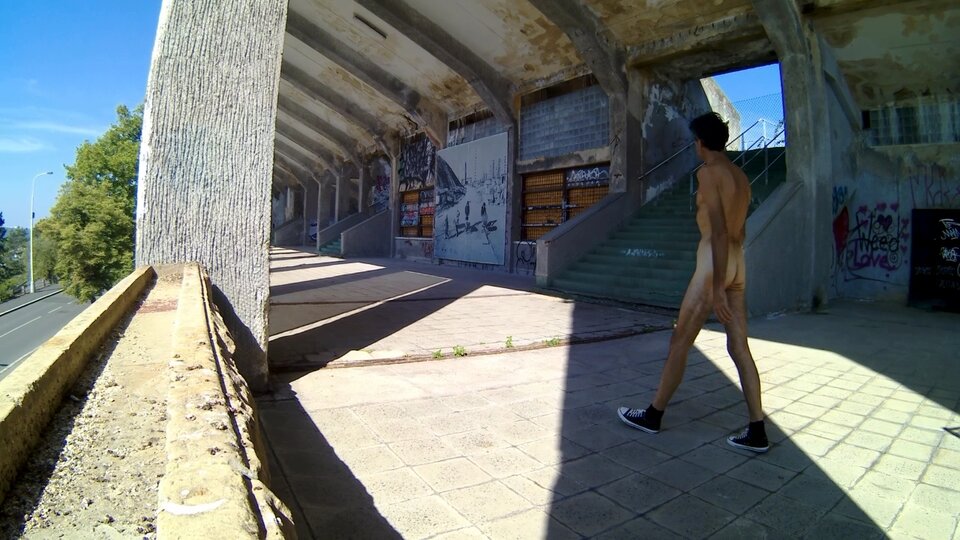 104738A.mp4_snapshot_01.37.212.jpg - Krzysztof_cfnm