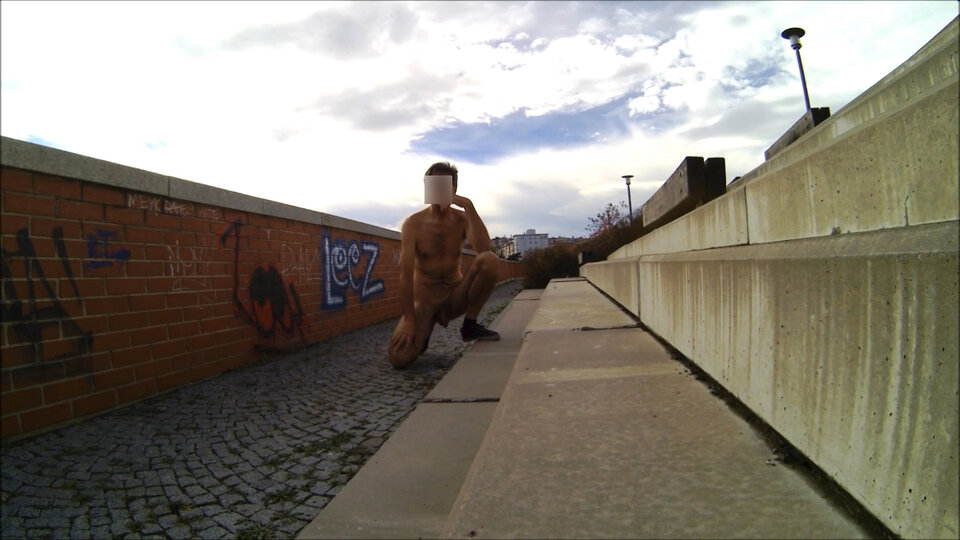 PRAGA 3.mp4_snapshot_01.17.885.jpg - Krzysztof_cfnm