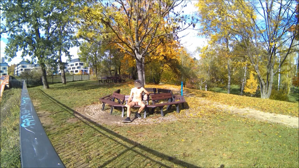 PRAGA 1.mp4_snapshot_00.30.152.jpg - Krzysztof_cfnm
