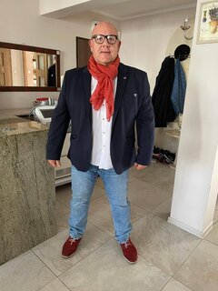 jerzy 4 jeszcze w okularach.JPG