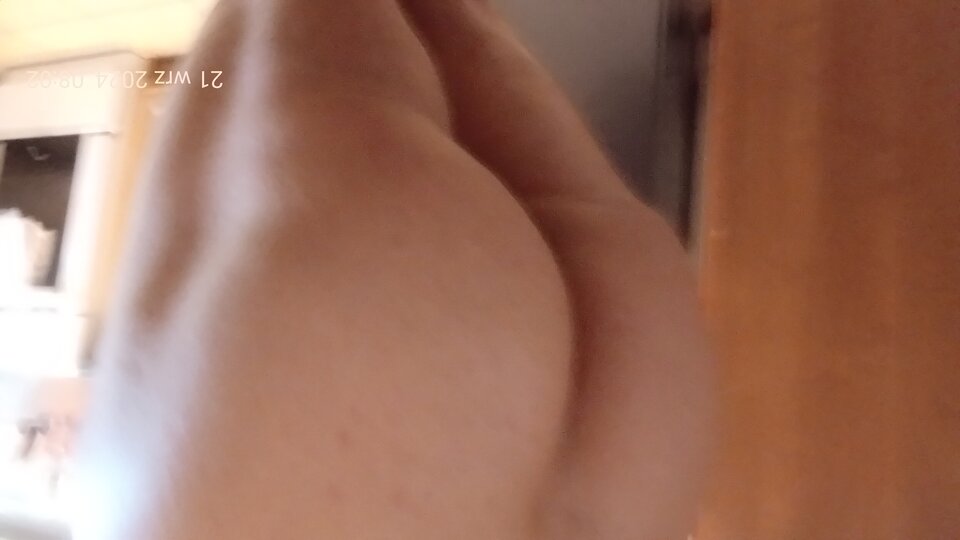 Czeka na fajnego kutasa 😈👅 - warszawaonbi