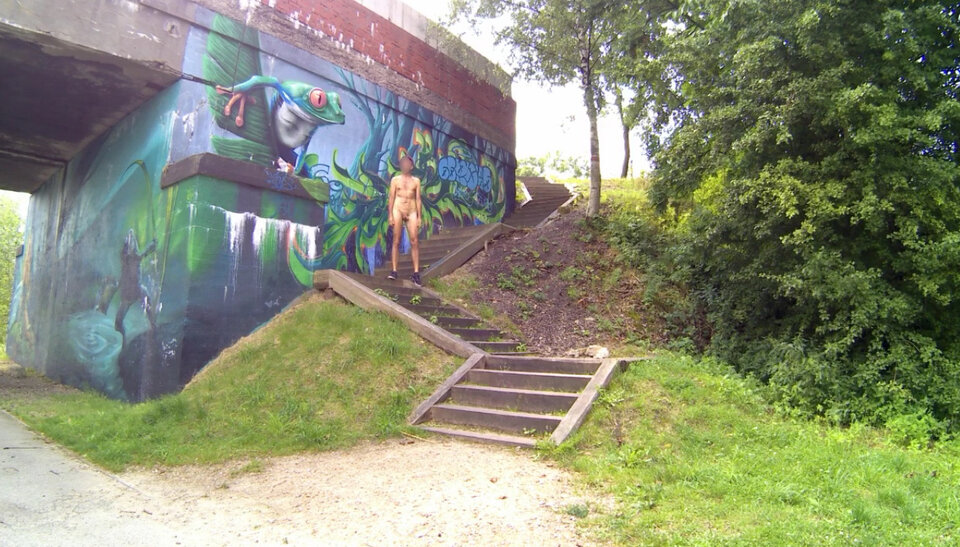 _121526A.mp4_snapshot_01.49.120.jpg - Krzysztof_cfnm