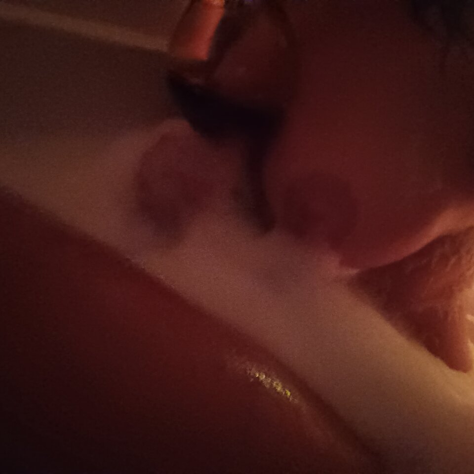 A gdy nie ma mego Pana to relaksuje się sama - JulLuc