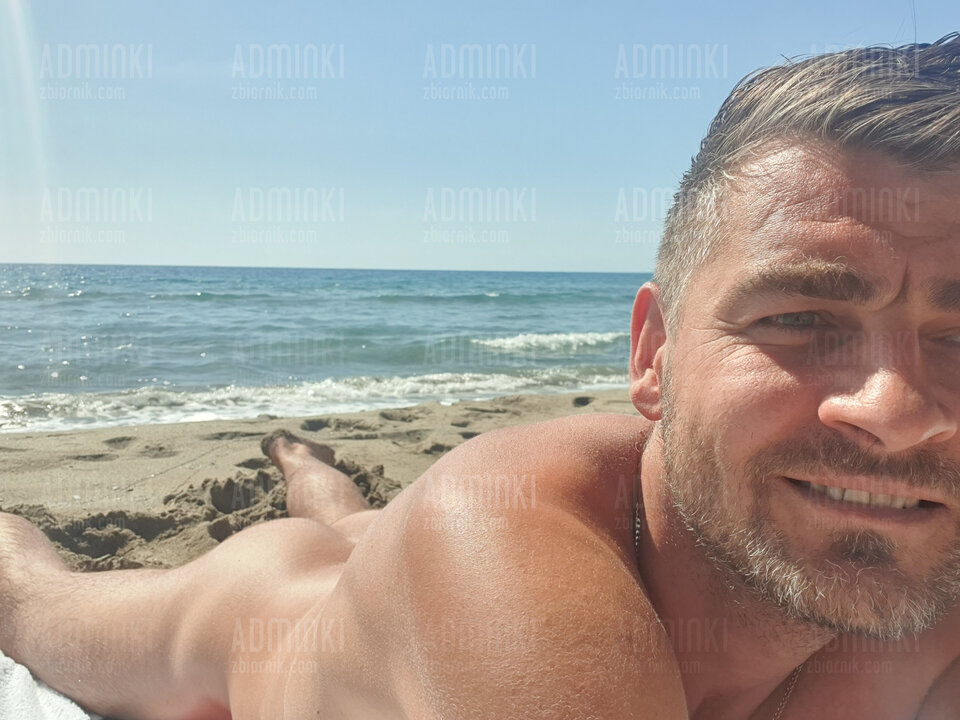 Nagie opalanie z mężem ❤️❤️🏖🏖 - Adminki