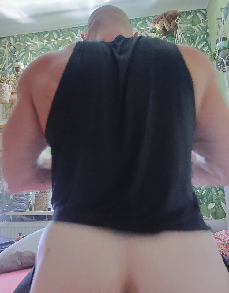 Poznam duzego byka do dyskretniej zabawy :) - KumplaBiseksa