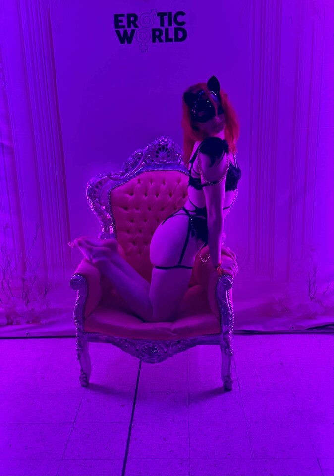 eroticworld.jpg - TFOXcam