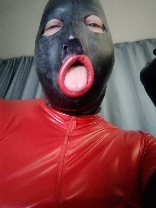Latexbitch2202
