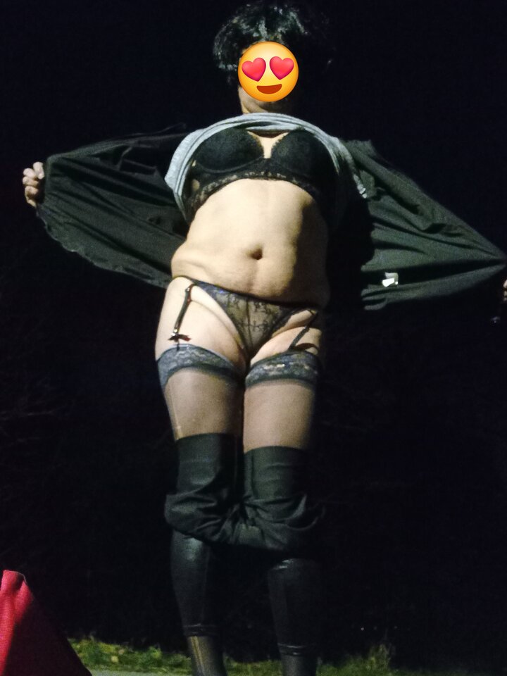 1000056998.jpg - lickemydick